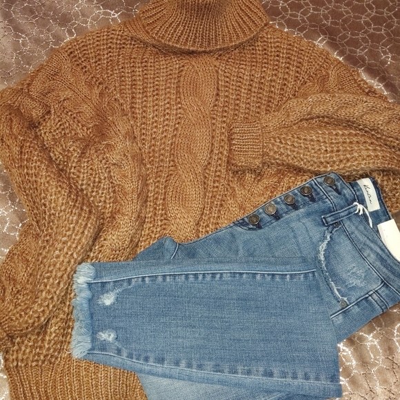 NWT Mainstrip Mocha turtleneck sweater - Picture 2 of 4